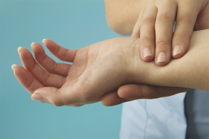 Comment mesurer la pression sans tonomètre