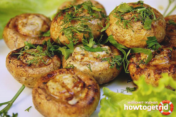 Champignons dans une marinade parfumée