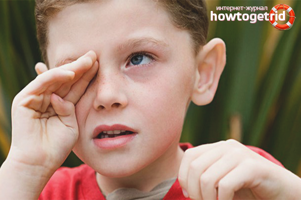 Comment retirer une paille des yeux d'un bébé